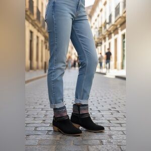 Tiara Los Angeles Women's Black and Blue Ankle Boots